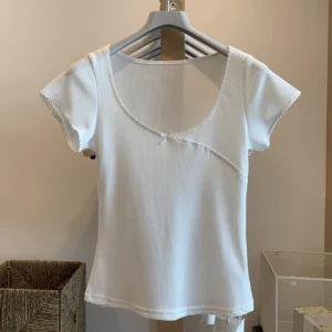 เสื้อยืดแฟชั่นผู้หญิง y2k เสื้อครอป ผ้าวาฟเฟิล