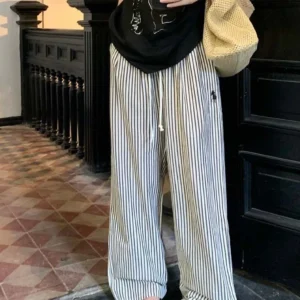 กางเกงทรงหลวมลำลองเอวรูดปรับได้จริง ผ้าไม่บาง มีกระเป๋าสองด้าน